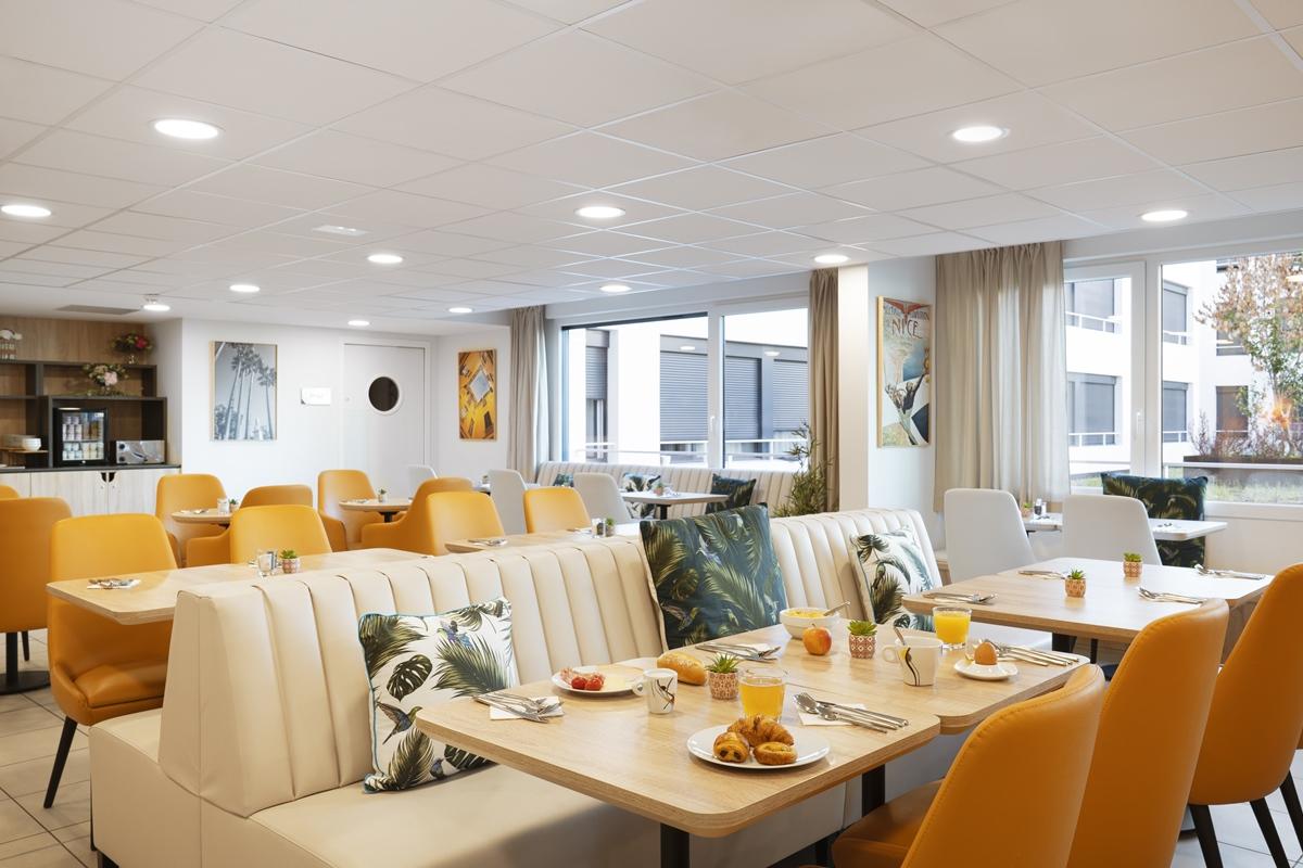 Aparthotel Residhome Aeroport